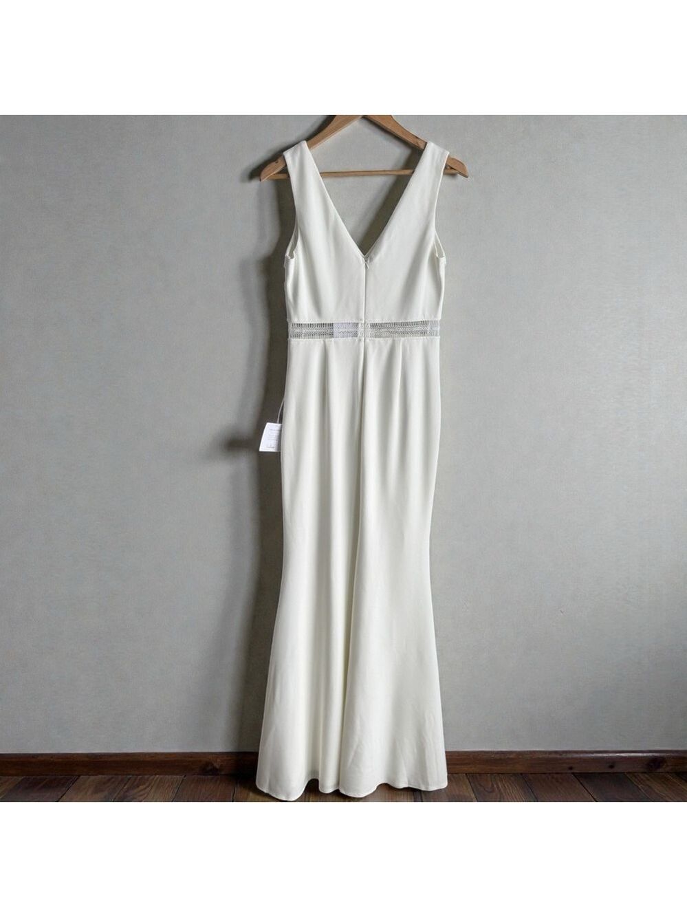 Lulu’s Modern Minimalist Wedding Gown Sz M White Event Dress Trumpet Cutout NWT - Picture 12 of 16